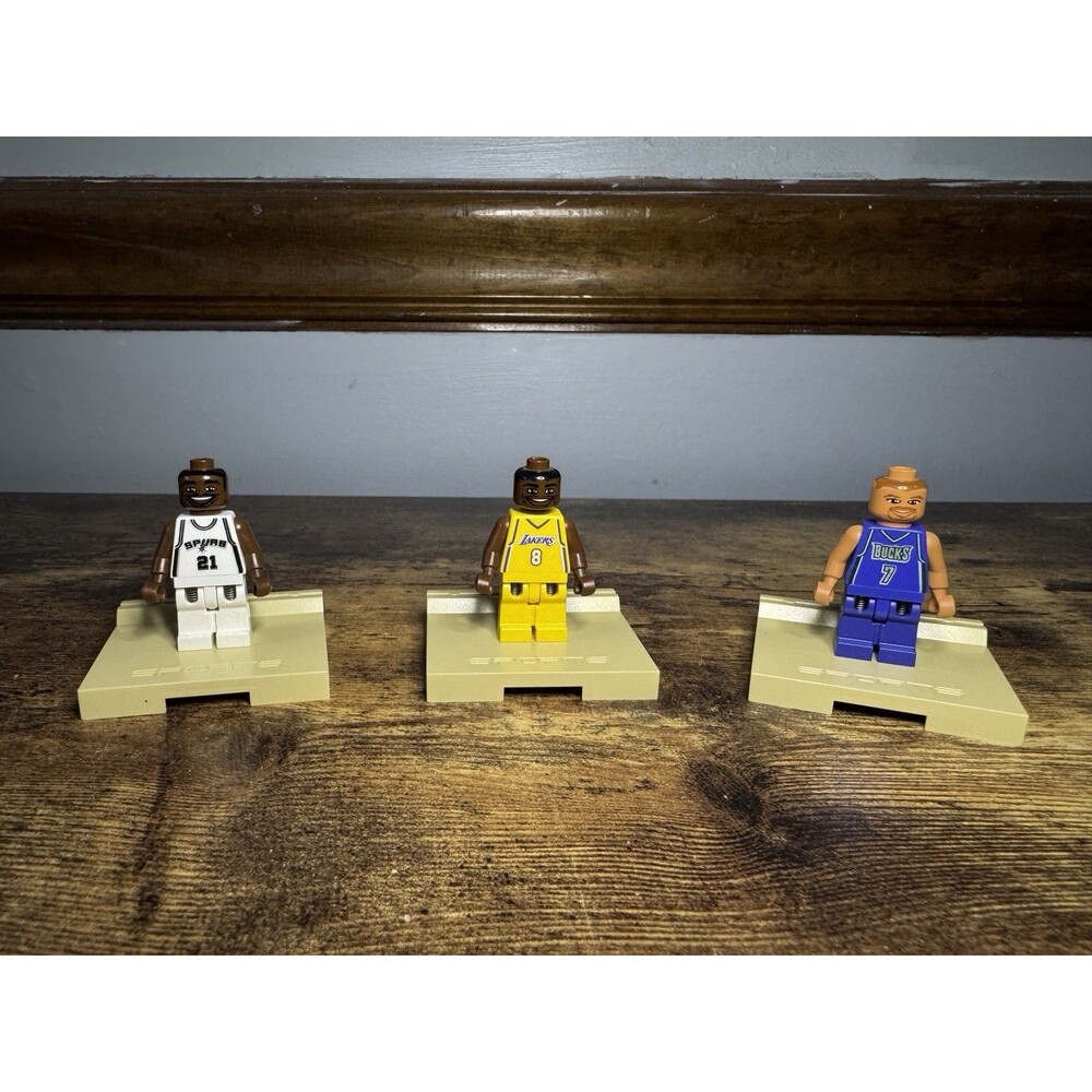 LEGO: Sports Tim Duncan, Kobe Bryant & Toni Kukoc Minifigures & Stands